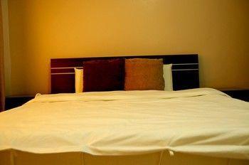 Tancor 3 Residential Suites Cebu Kültér fotó